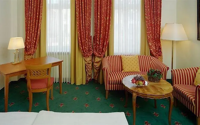 Ξενοδοχείο Huegel