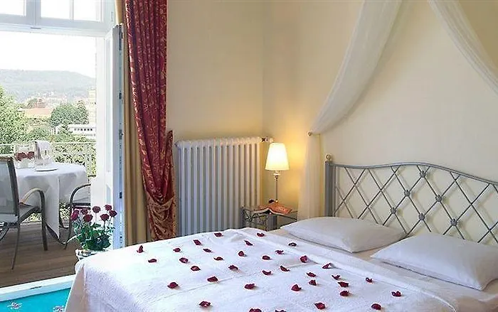 Ξενοδοχείο Huegel 4*