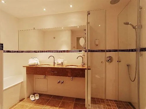 Ξενοδοχείο Huegel 4*