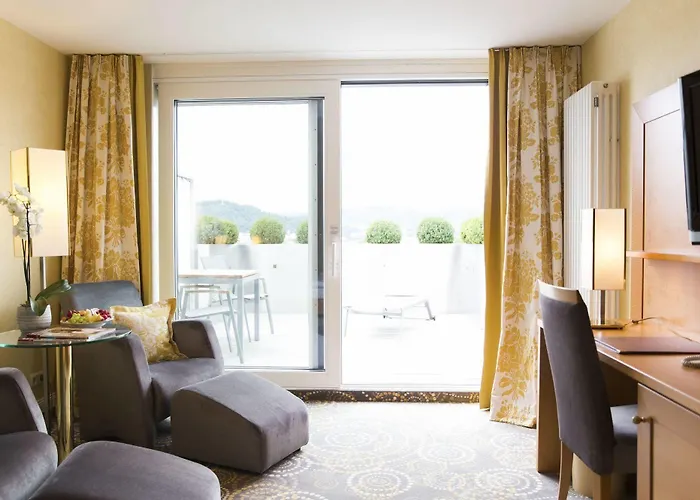 ホテル ヒューゲル 4*