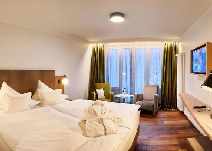 Ξενοδοχείο Huegel 4*